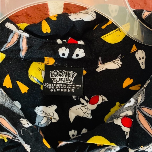 Looney Tunes Button Up Collar Top - Picture 2 of 3